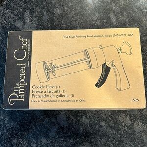 Pampered chef cookie press